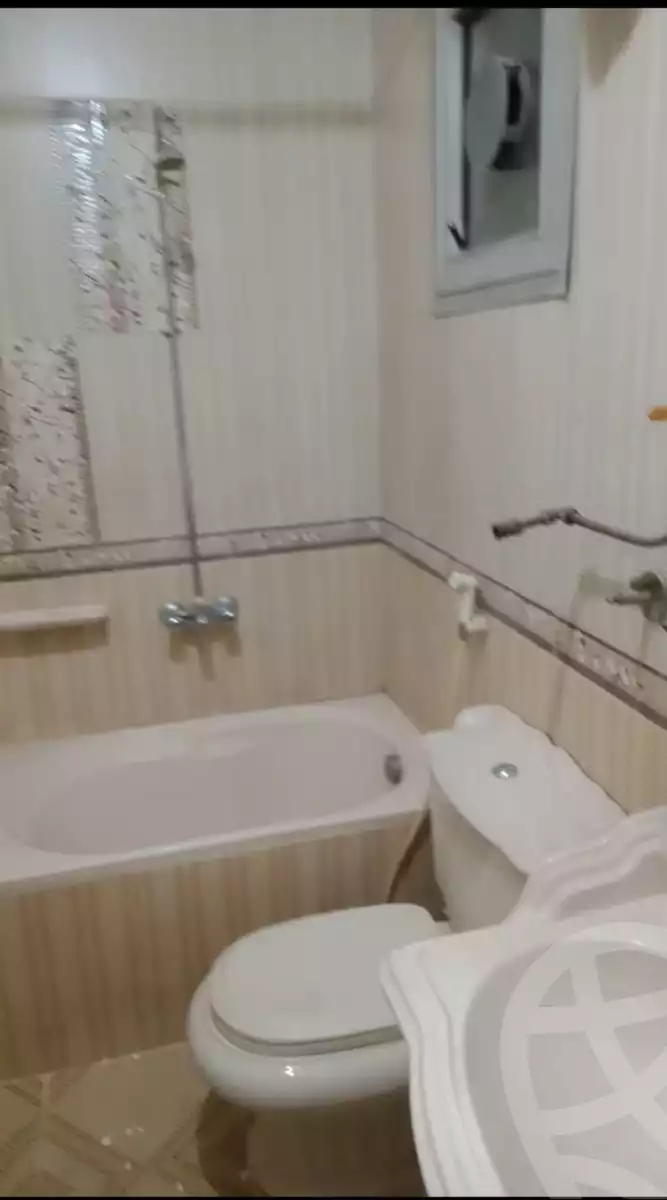 https://aqarmap.com.eg/ar/listing/6221098-for-rent-cairo-helwan-helwan-el-sharkeya-borhan-st