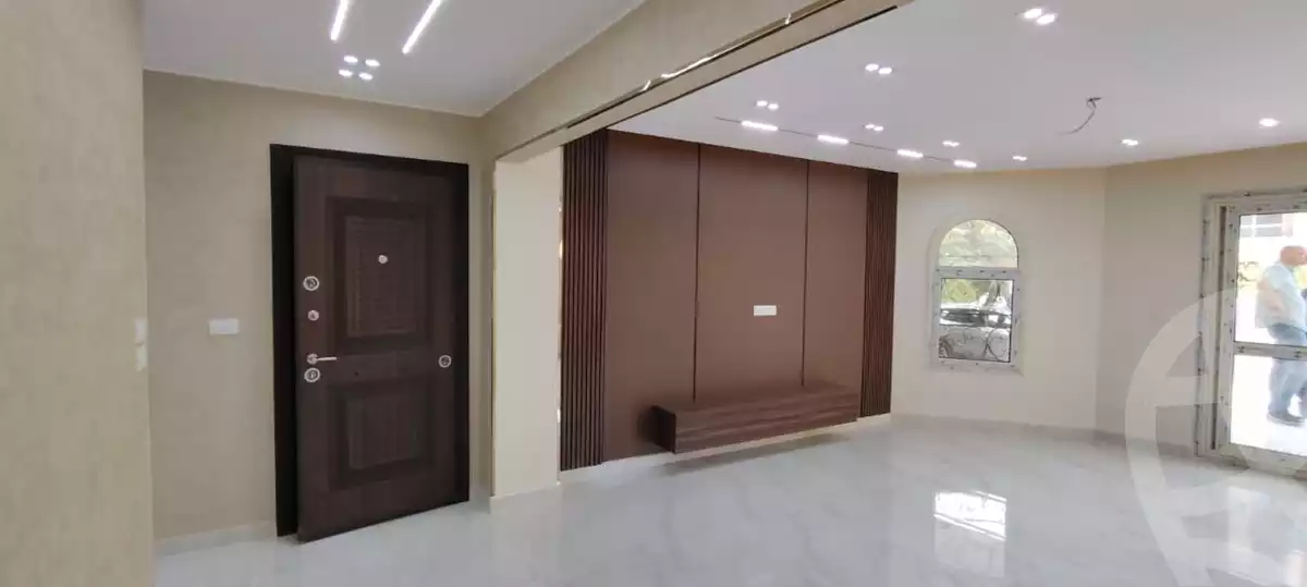 https://aqarmap.com.eg/ar/listing/6223053-for-sale-cairo-el-sheikh-zayed-city-compounds-el-khamayel