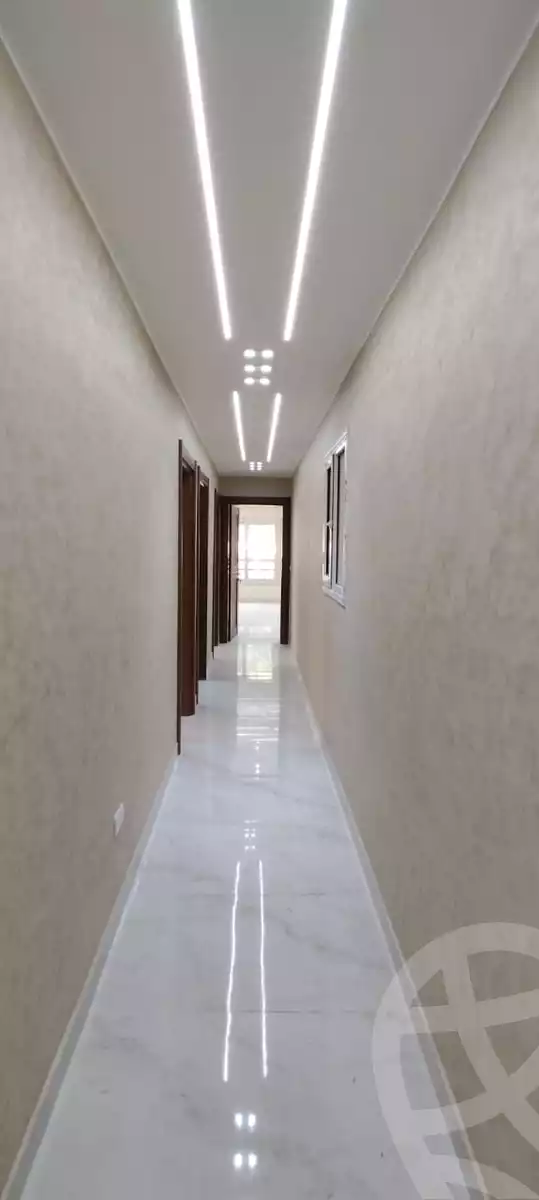 https://aqarmap.com.eg/ar/listing/6223053-for-sale-cairo-el-sheikh-zayed-city-compounds-el-khamayel