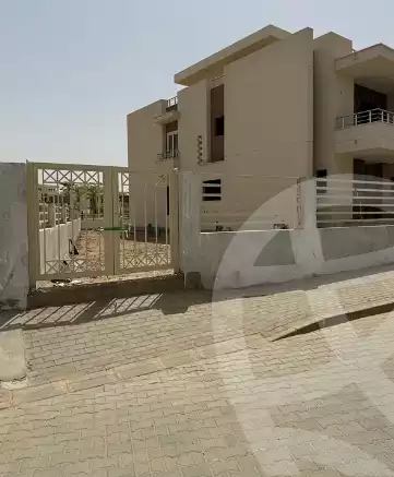https://aqarmap.com.eg/en/listing/6225340-for-sale-cairo-el-shorouk-compounds-fyfnz