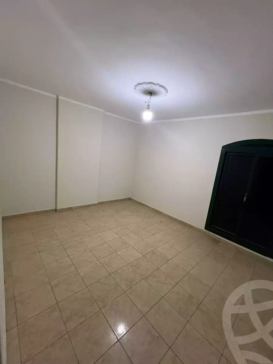 https://aqarmap.com.eg/ar/listing/6226870-for-sale-cairo-helwan-helwan-el-sharkeya-mostafa-safwat-st