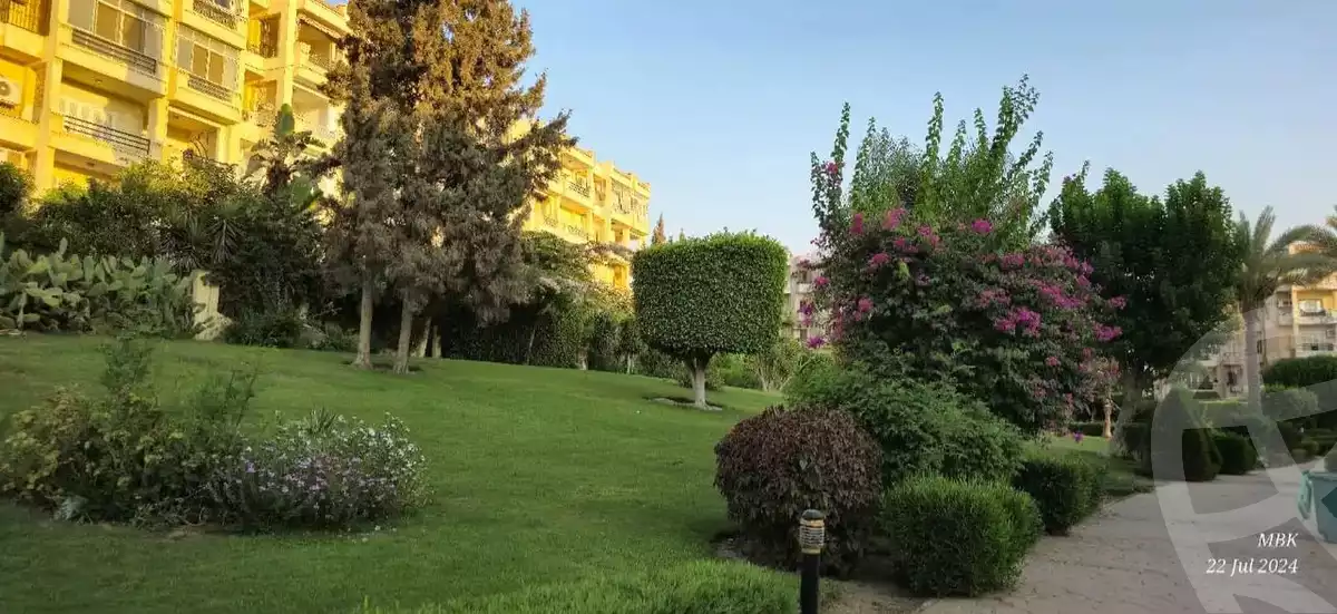 https://aqarmap.com.eg/en/listing/6227987-for-sale-cairo-el-sheikh-zayed-city-compounds-zayed-2000