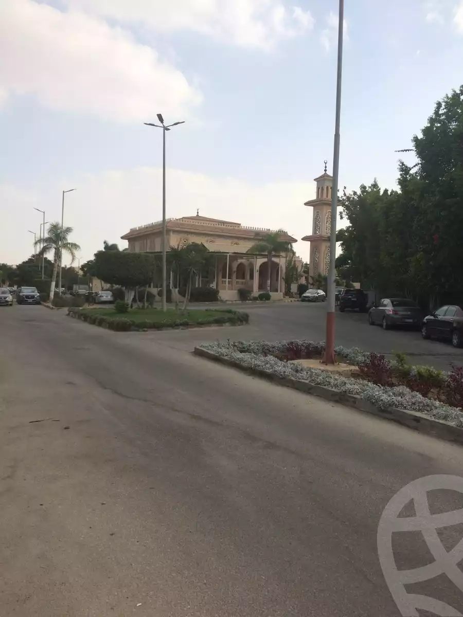 https://aqarmap.com.eg/en/listing/6228491-for-sale-cairo-el-sheikh-zayed-city-compounds-hadayek-el-mohandiseen