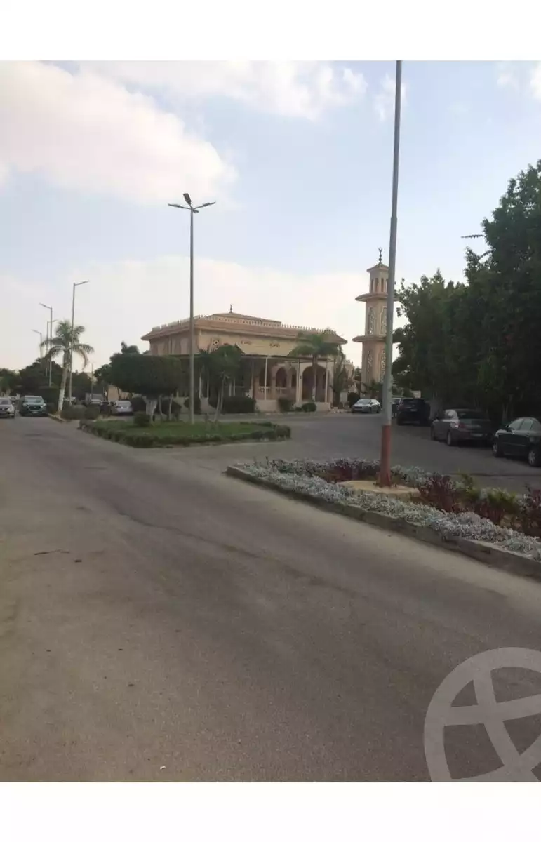 https://aqarmap.com.eg/en/listing/6228990-for-sale-cairo-el-sheikh-zayed-city-compounds-hadayek-el-mohandiseen