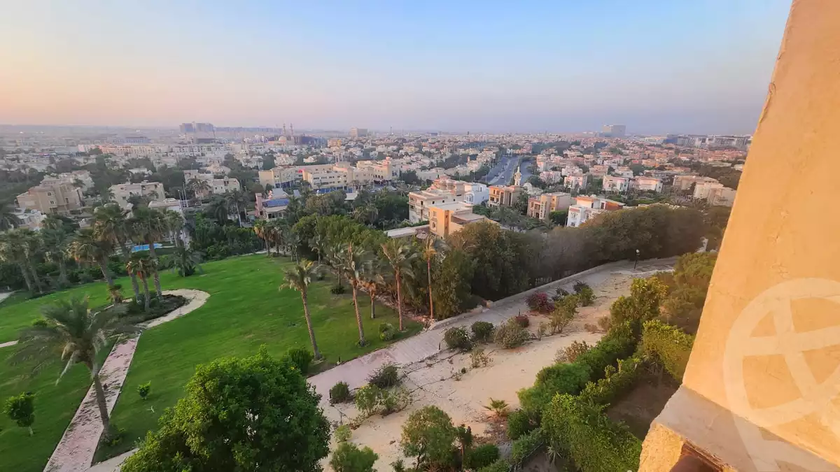 https://aqarmap.com.eg/ar/listing/6233718-for-sale-cairo-el-sheikh-zayed-city-compounds-zayed-2000