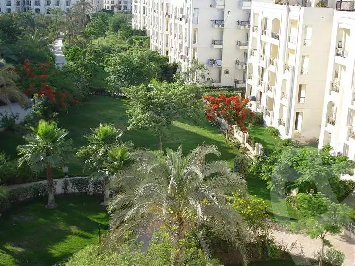 https://aqarmap.com.eg/en/listing/6235170-for-sale-cairo-el-sheikh-zayed-city-compounds-hadayek-el-mohandiseen