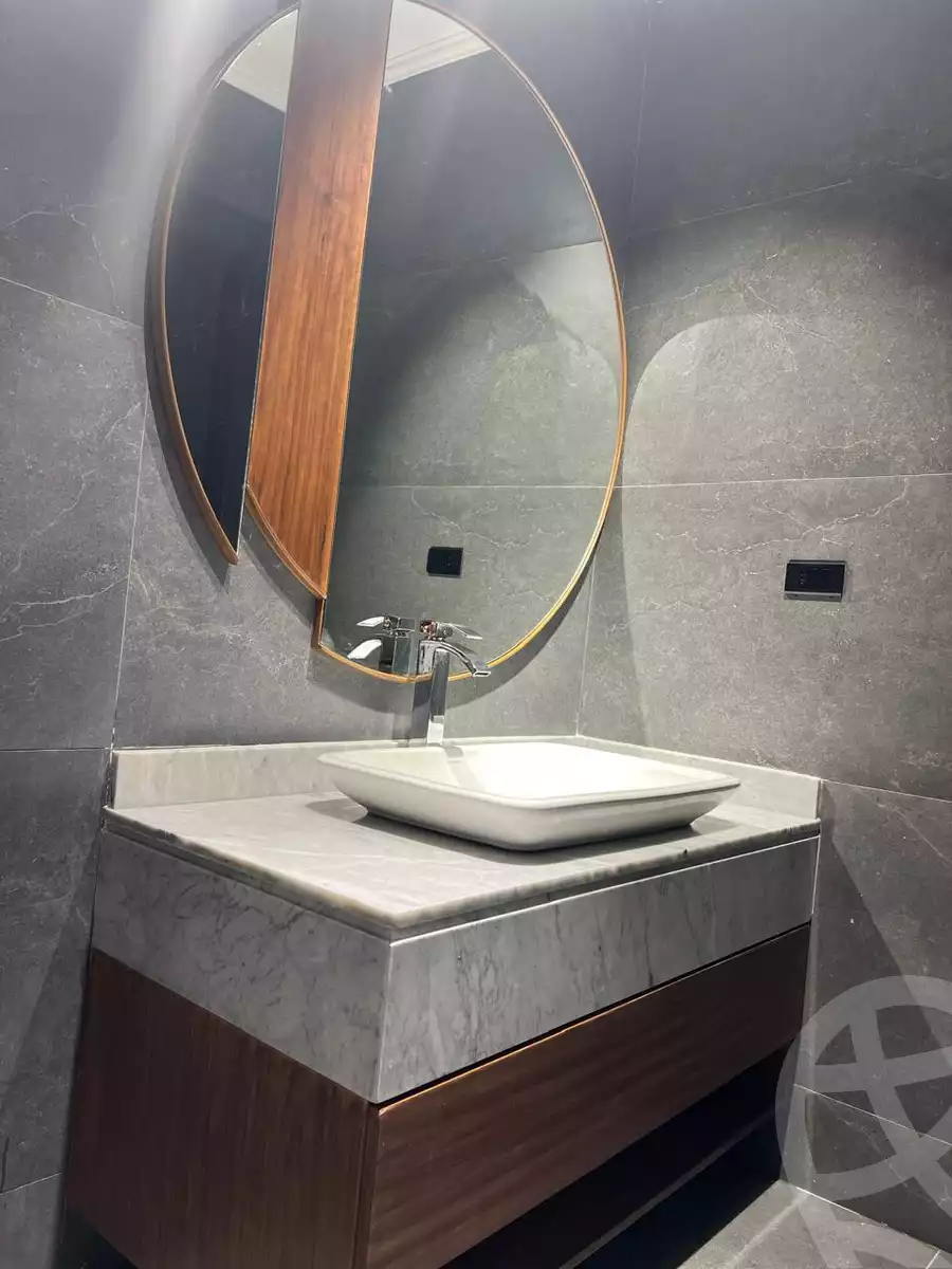 https://aqarmap.com.eg/en/listing/6235226-for-sale-cairo-el-sheikh-zayed-city-compounds-beverly-hills