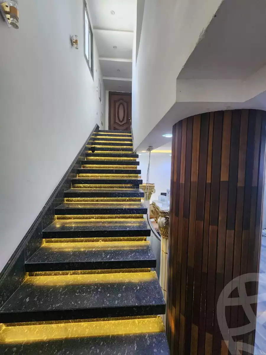 https://aqarmap.com.eg/en/listing/6237546-for-sale-cairo-6th-of-october-compounds-cleopatra-square