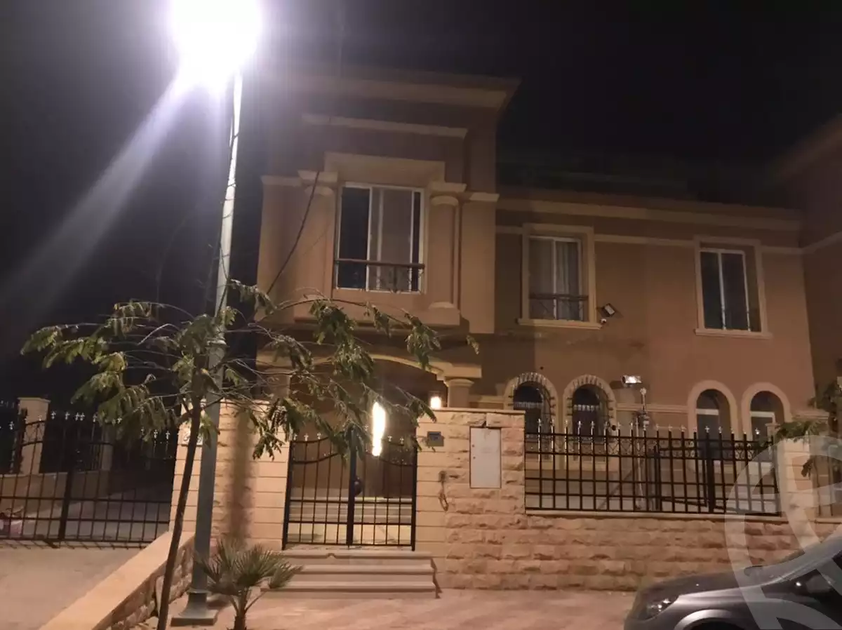 https://aqarmap.com.eg/en/listing/6237676-for-sale-cairo-el-sheikh-zayed-city-compounds-royal-meadows