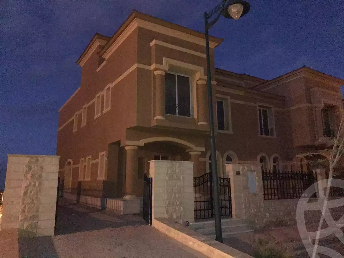 https://aqarmap.com.eg/en/listing/6237676-for-sale-cairo-el-sheikh-zayed-city-compounds-royal-meadows
