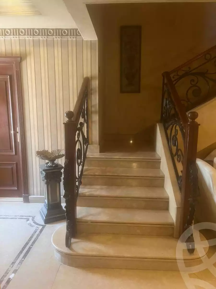 https://aqarmap.com.eg/en/listing/6239008-for-sale-cairo-el-sheikh-zayed-city-compounds-zayed-2000