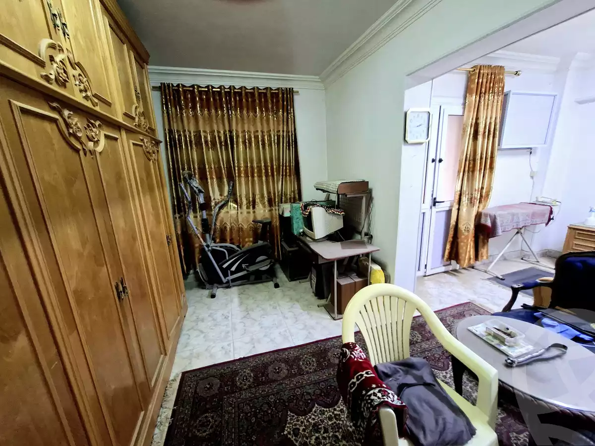 https://aqarmap.com.eg/ar/listing/6239051-for-sale-cairo-6th-of-october-el-ahyaa-neighborhood-3rd-no-14-hasan-soltan-st