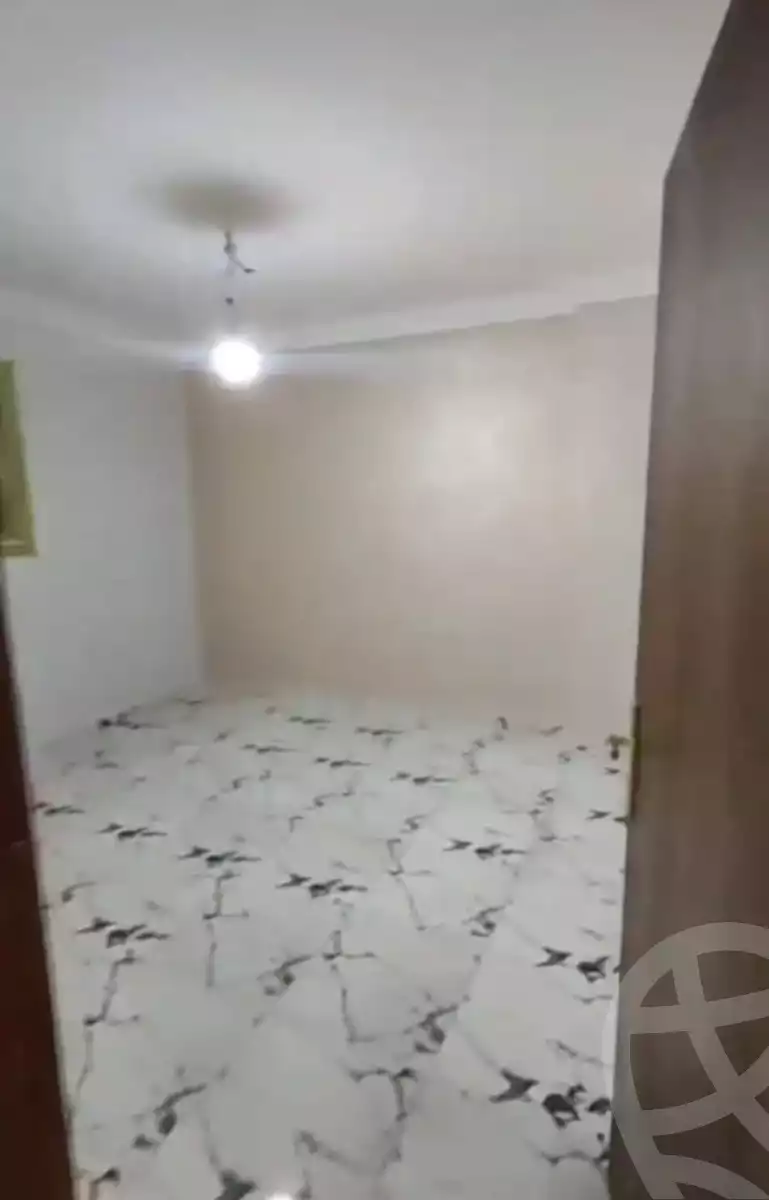 https://aqarmap.com.eg/en/listing/6250174-for-sale-cairo-helwan-hadayek-helwan-el-eshrein-st