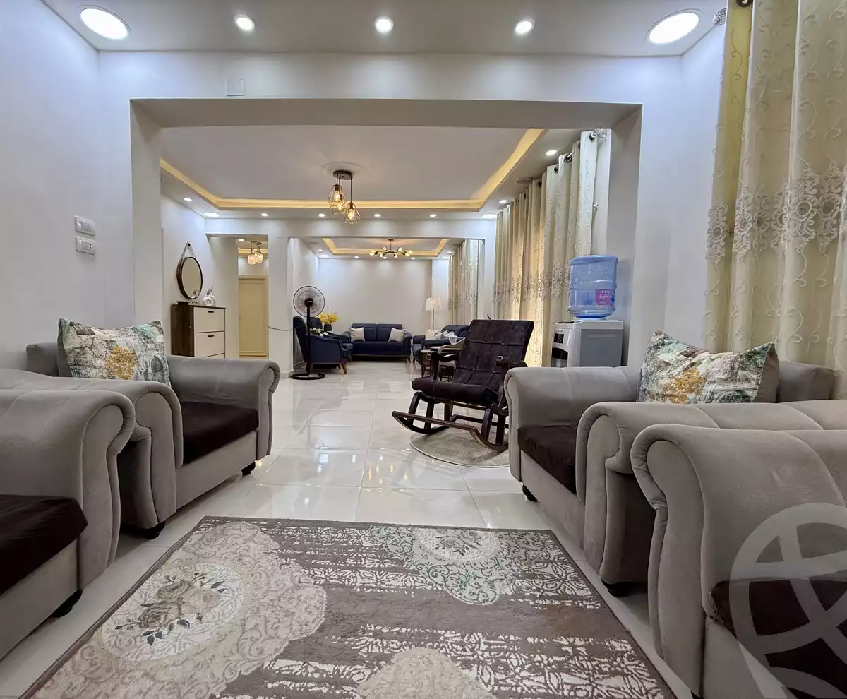 https://aqarmap.com.eg/en/listing/6251025-for-sale-cairo-6th-of-october-el-ahyaa-neighborhood-8th-el-tahrir-rd