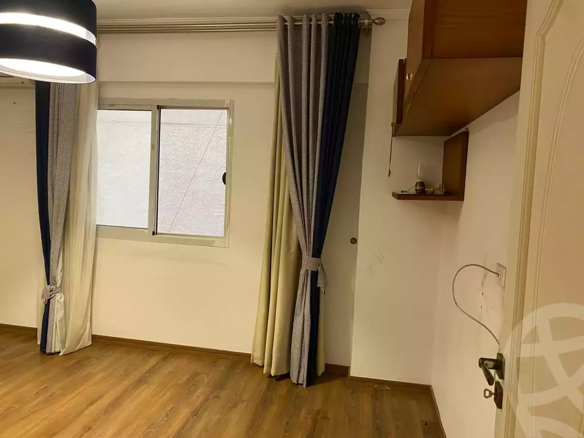 https://aqarmap.com.eg/ar/listing/6252605-for-sale-alexandria-lauran-shaarawy-st