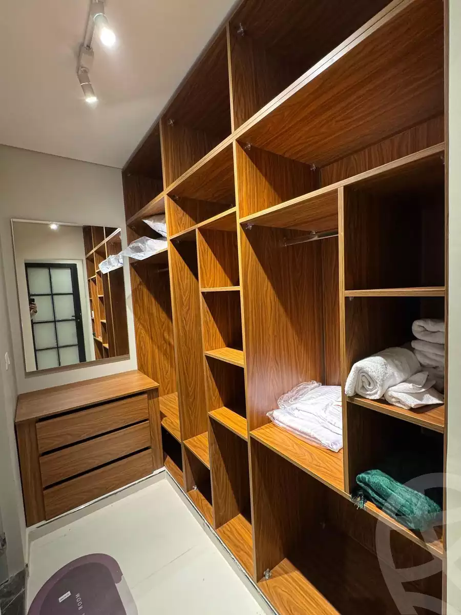https://aqarmap.com.eg/en/listing/6255008-for-sale-cairo-el-sheikh-zayed-city-compounds-kmbwnd-wn-16-swdyk