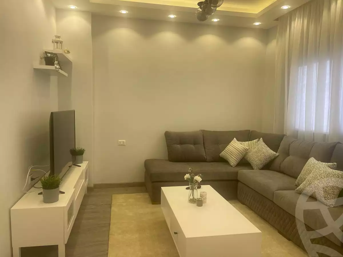 https://aqarmap.com.eg/ar/listing/6258834-for-rent-cairo-el-sheikh-zayed-city-compounds-dh-drys