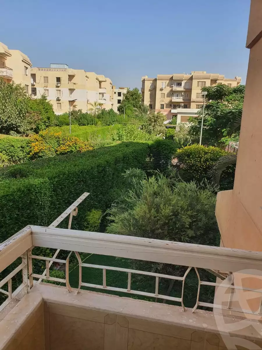 https://aqarmap.com.eg/en/listing/6259661-for-sale-cairo-6th-of-october-featured-neighborhood-el-motamayez-neighborhood-hafez-ibrahim-st