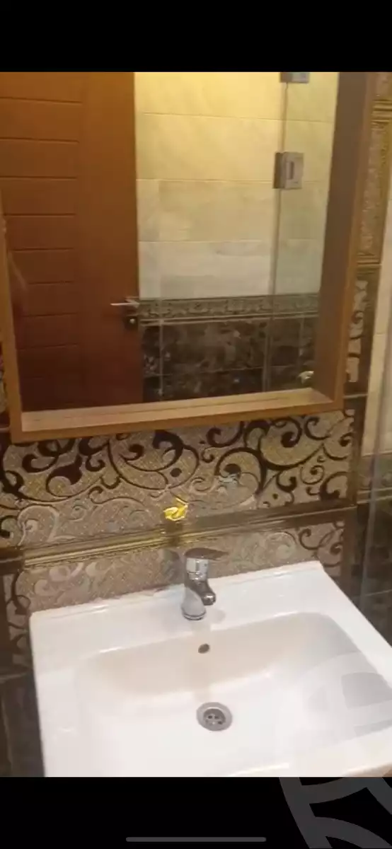 https://aqarmap.com.eg/ar/listing/6259840-for-rent-cairo-new-cairo-compounds-hyde-park-centre-ville-hyde-park