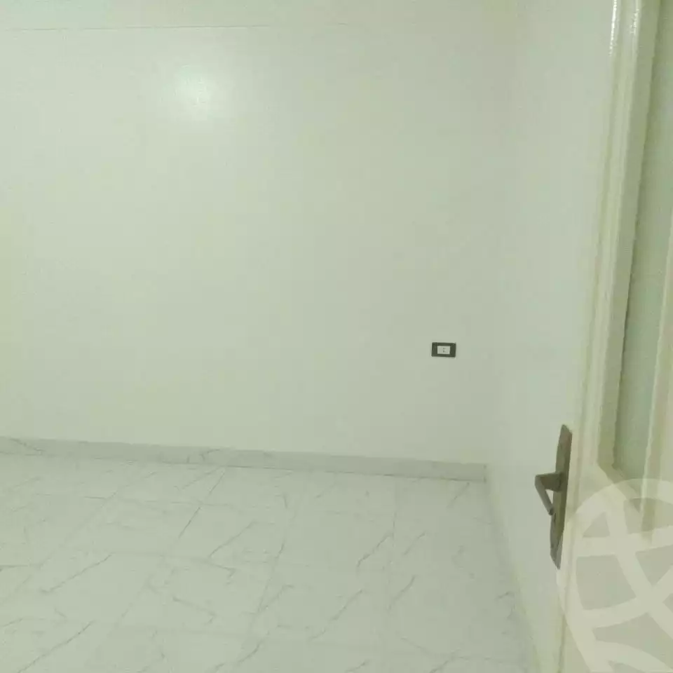 https://aqarmap.com.eg/ar/listing/6263517-for-sale-alexandria-el-asafra-l-sfr-bhry
