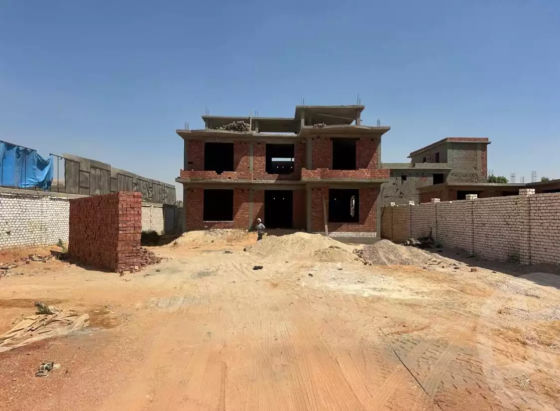 https://aqarmap.com.eg/en/listing/6266166-for-sale-cairo-el-sheikh-zayed-city-lshykh-zyd-ljdyd-el-reef-el-oroby