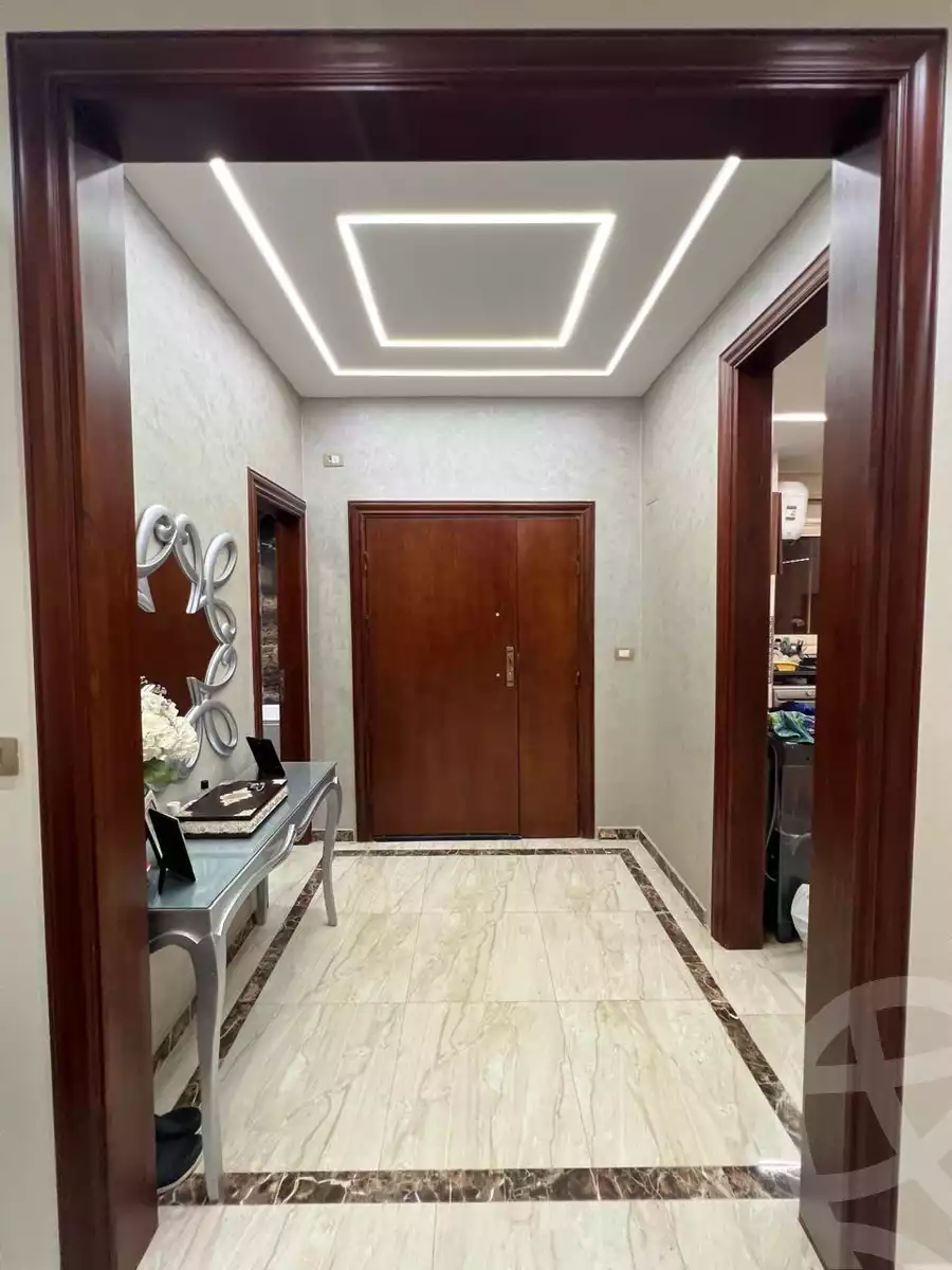 https://aqarmap.com.eg/en/listing/6271618-for-sale-cairo-el-sheikh-zayed-city-compounds-el-khamayel