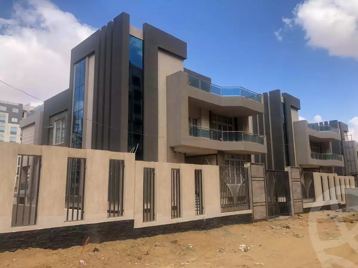 https://aqarmap.com.eg/en/listing/6279645-for-sale-cairo-new-administrative-capital-r7-capital-flowers-compound