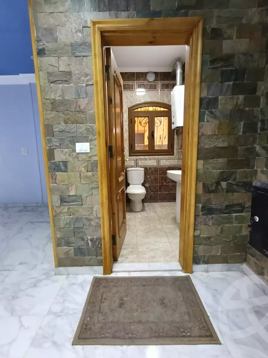 https://aqarmap.com.eg/en/listing/6280112-for-sale-cairo-new-cairo-first-settlement-mhwr-mstfy-kml
