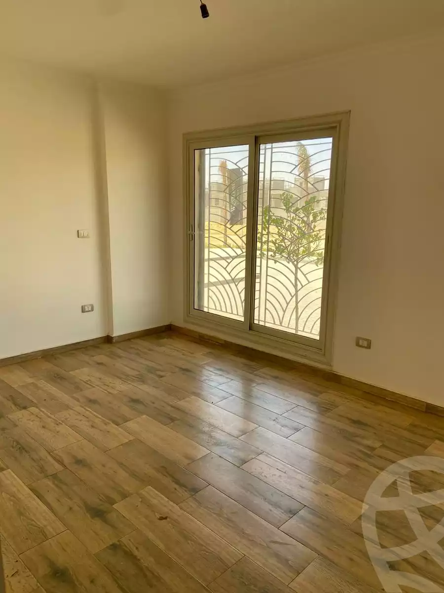 https://aqarmap.com.eg/en/listing/6285069-for-sale-cairo-el-sheikh-zayed-city-lshykh-zyd-ljdyd-west-view-residence-hdp