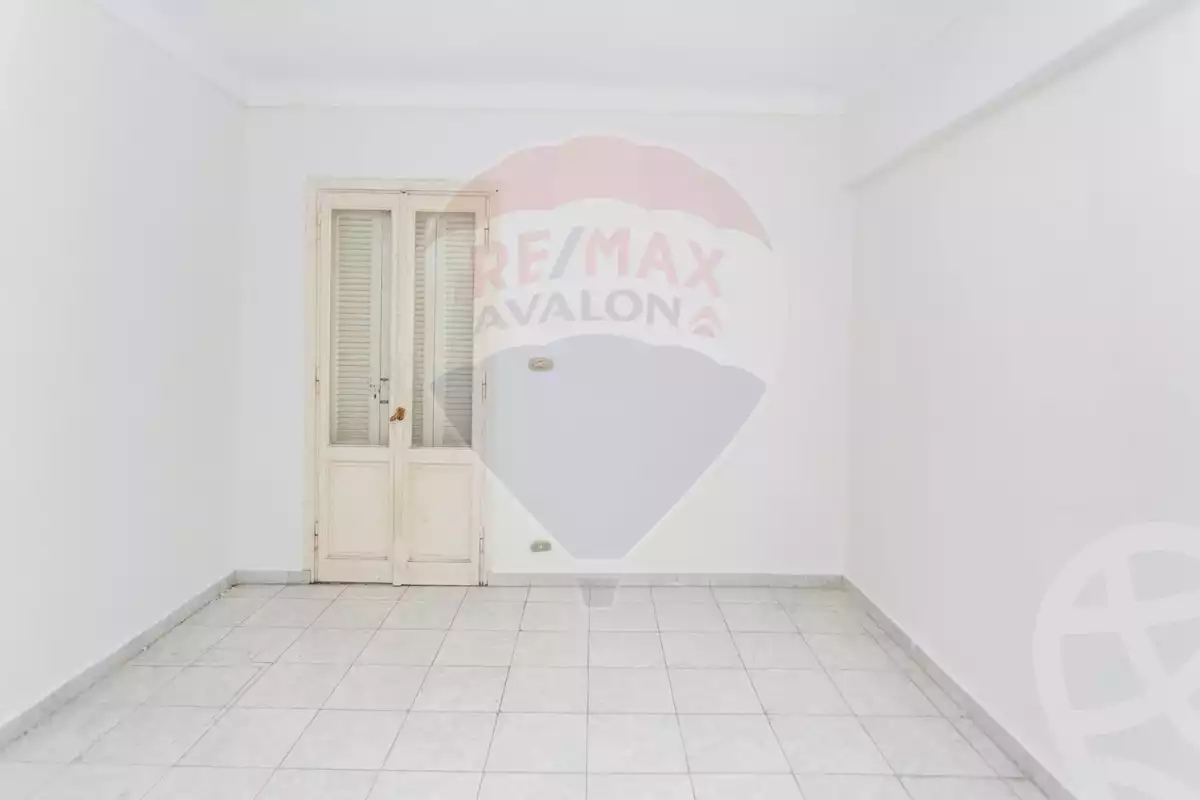 https://aqarmap.com.eg/ar/listing/6290485-for-sale-alexandria-lauran-mohammed-al-eqbal-st
