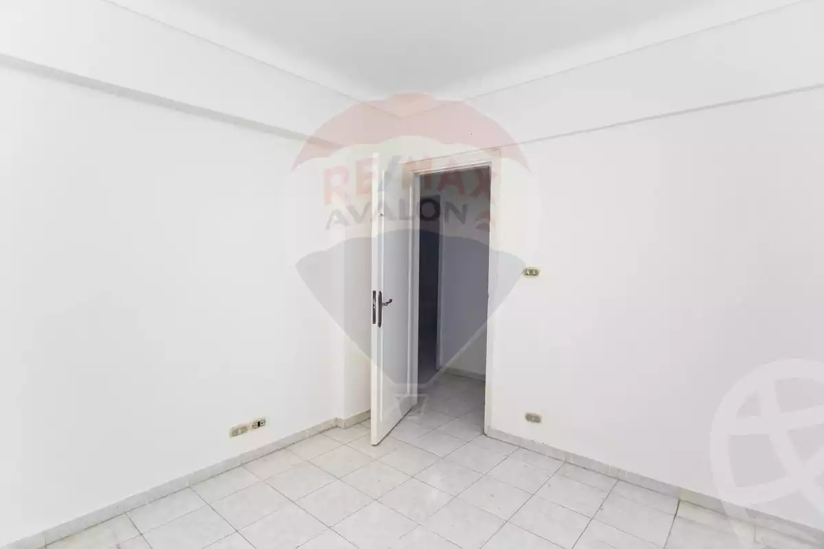 https://aqarmap.com.eg/ar/listing/6290485-for-sale-alexandria-lauran-mohammed-al-eqbal-st