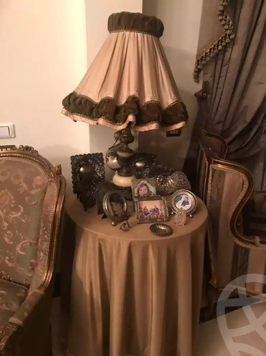 https://aqarmap.com.eg/en/listing/6295008-for-sale-cairo-el-sheikh-zayed-city-compounds-royal-meadows