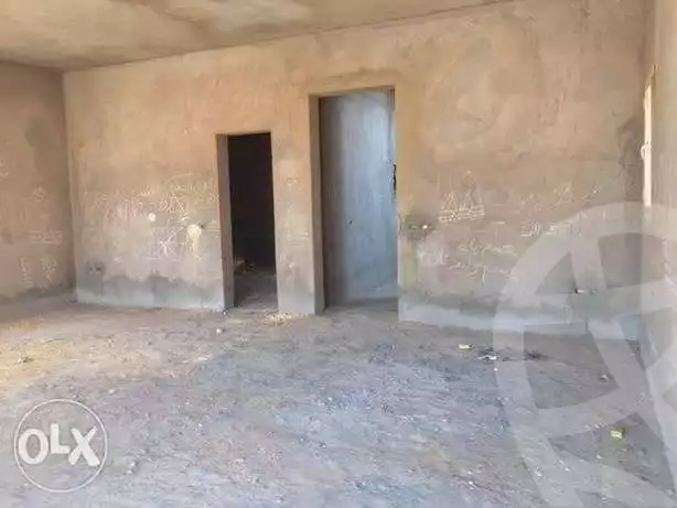 https://aqarmap.com.eg/en/listing/6295254-for-sale-cairo-el-sheikh-zayed-city-compounds-royal-meadows