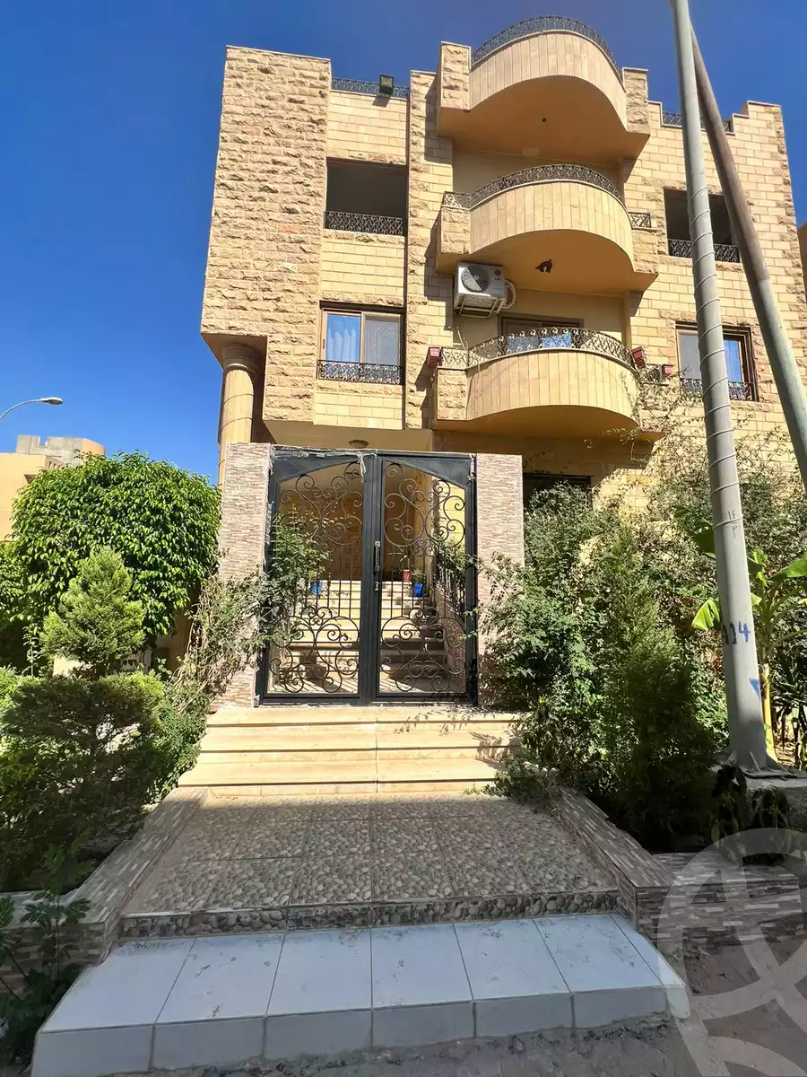 https://aqarmap.com.eg/ar/listing/6303547-for-sale-cairo-6th-of-october-hadaeq-october-kmbwnd-fy-hdyq-ktwbr-el-fardoos-city