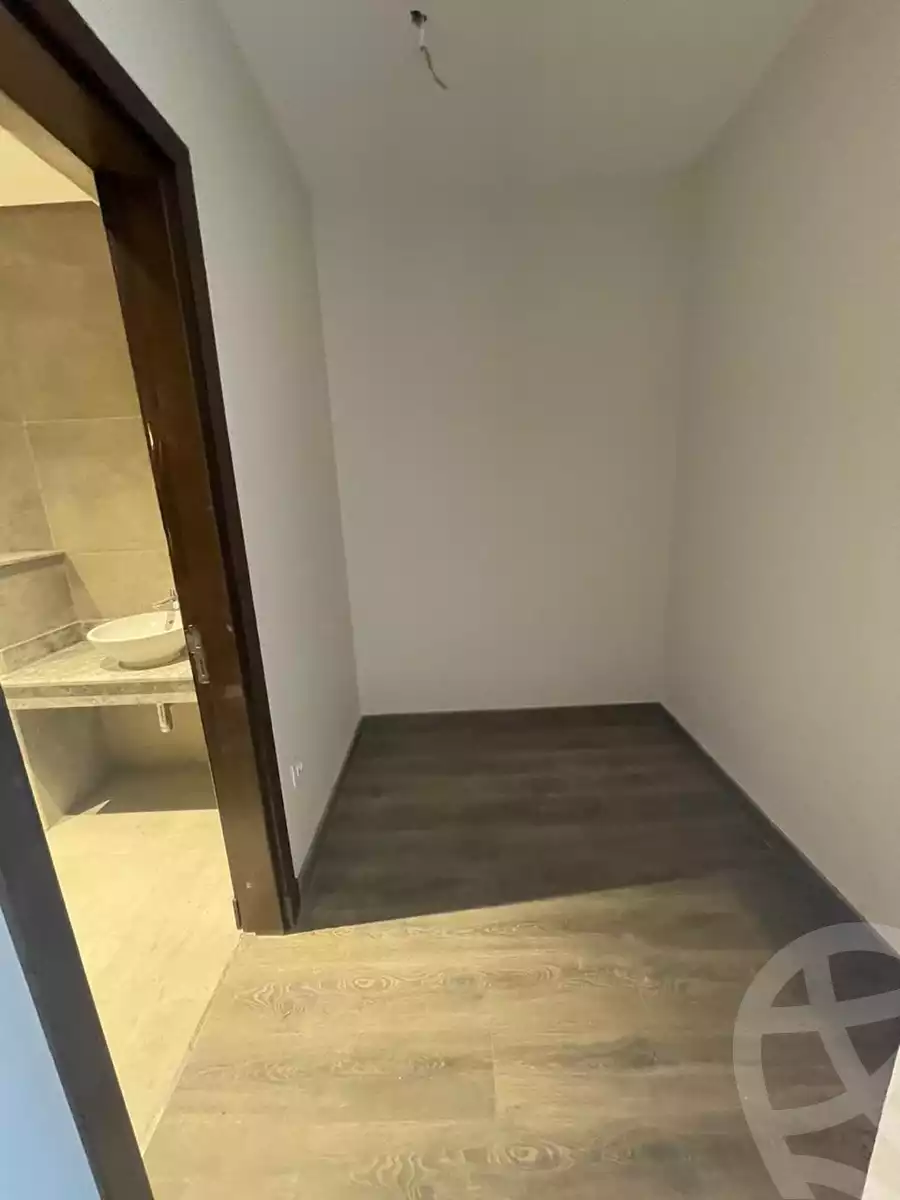 https://aqarmap.com.eg/ar/listing/6305986-for-sale-cairo-el-sheikh-zayed-city-compounds-zyd-wr-llttwyr-z-tower