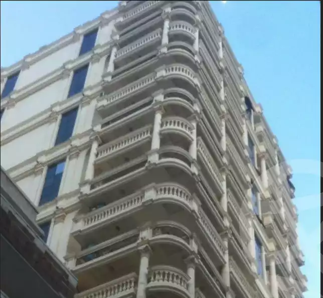 https://aqarmap.com.eg/ar/listing/6308952-for-sale-alexandria-lauran-shaarawy-st