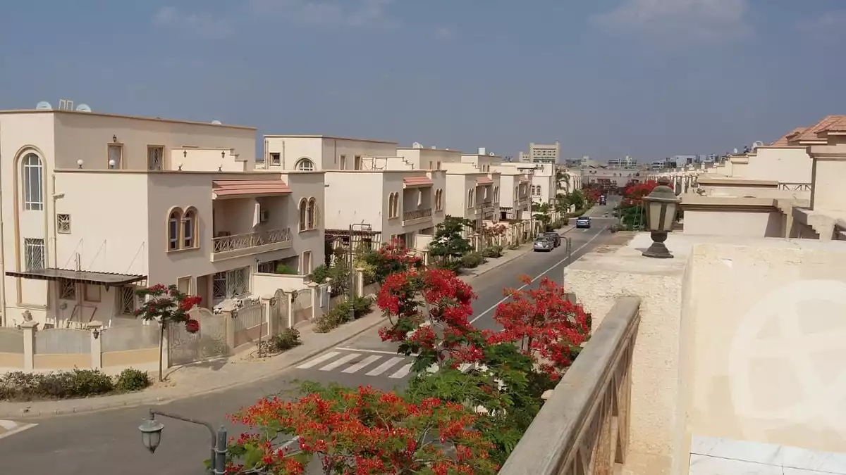 https://aqarmap.com.eg/ar/listing/6310026-for-sale-cairo-el-sheikh-zayed-city-compounds-greens