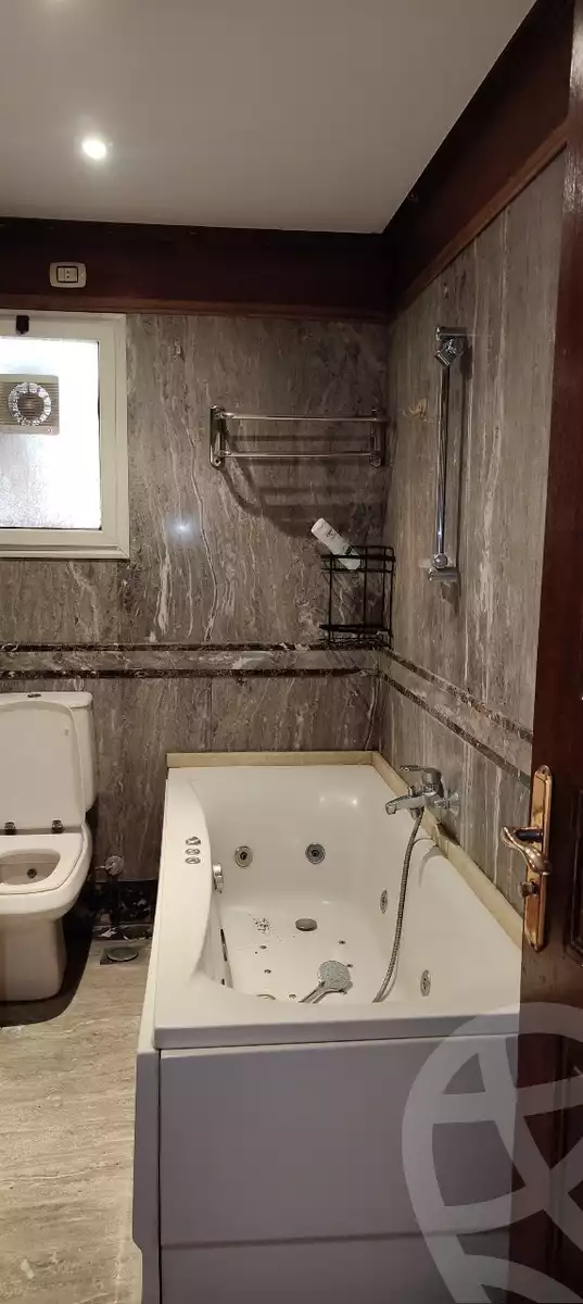 https://aqarmap.com.eg/ar/listing/6306477-for-sale-cairo-el-sheikh-zayed-city-lshykh-zyd-ljdyd-zayed-greens