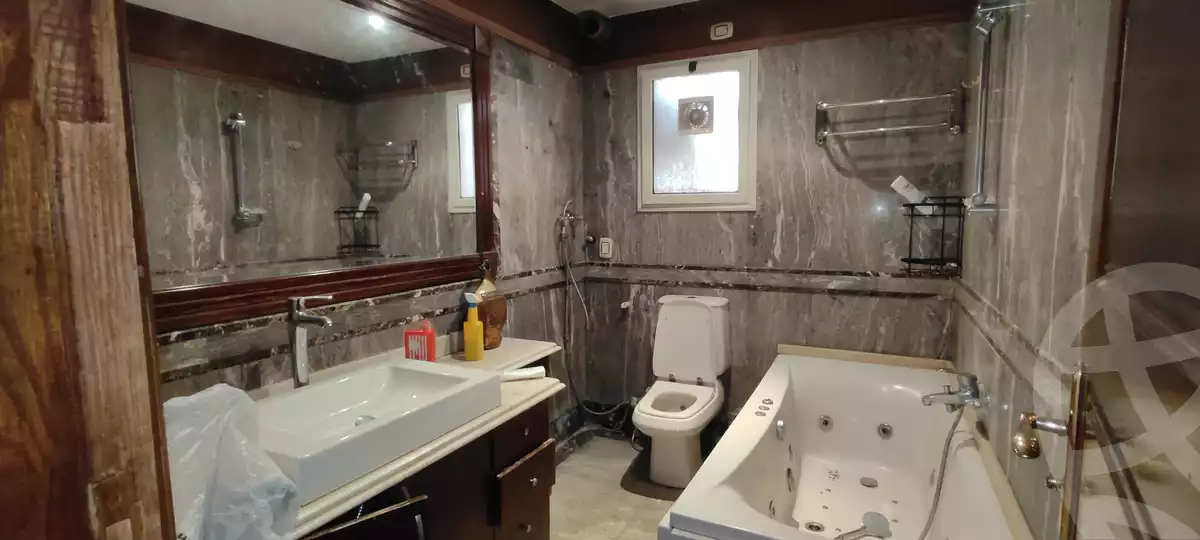 https://aqarmap.com.eg/en/listing/6310219-for-sale-cairo-el-sheikh-zayed-city-compounds-greens