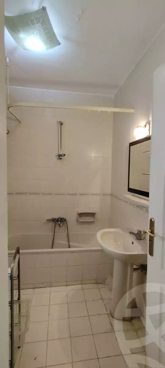 https://aqarmap.com.eg/en/listing/6310429-for-sale-cairo-el-sheikh-zayed-city-compounds-beverly-hills