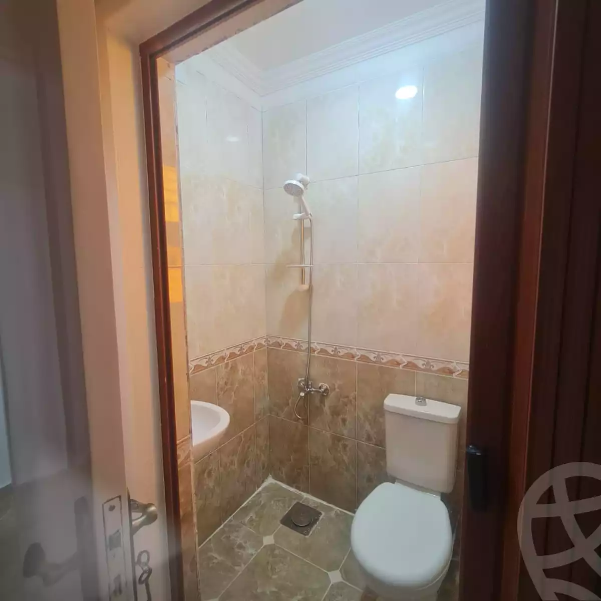 https://aqarmap.com.eg/en/listing/6313339-for-rent-alexandria-stanley-el-geish-rd