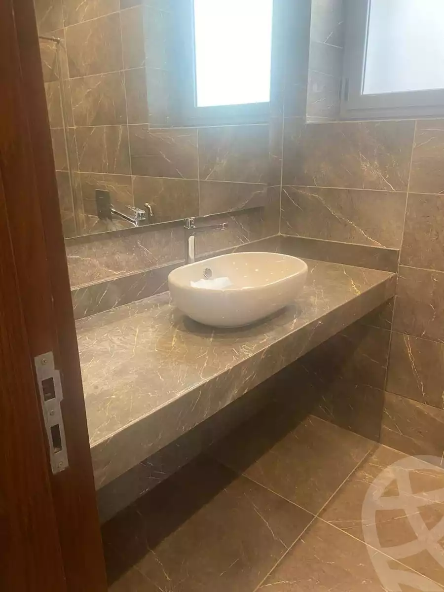 https://aqarmap.com.eg/ar/listing/6313757-for-rent-cairo-el-sheikh-zayed-city-compounds-kmbwnd-wyst-twn-swdyk