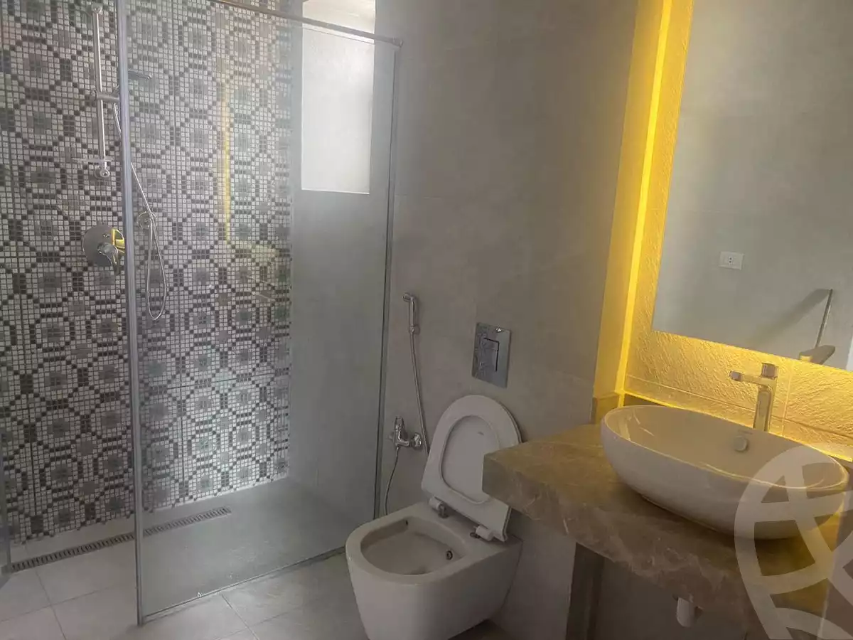 https://aqarmap.com.eg/ar/listing/6313757-for-rent-cairo-el-sheikh-zayed-city-compounds-kmbwnd-wyst-twn-swdyk