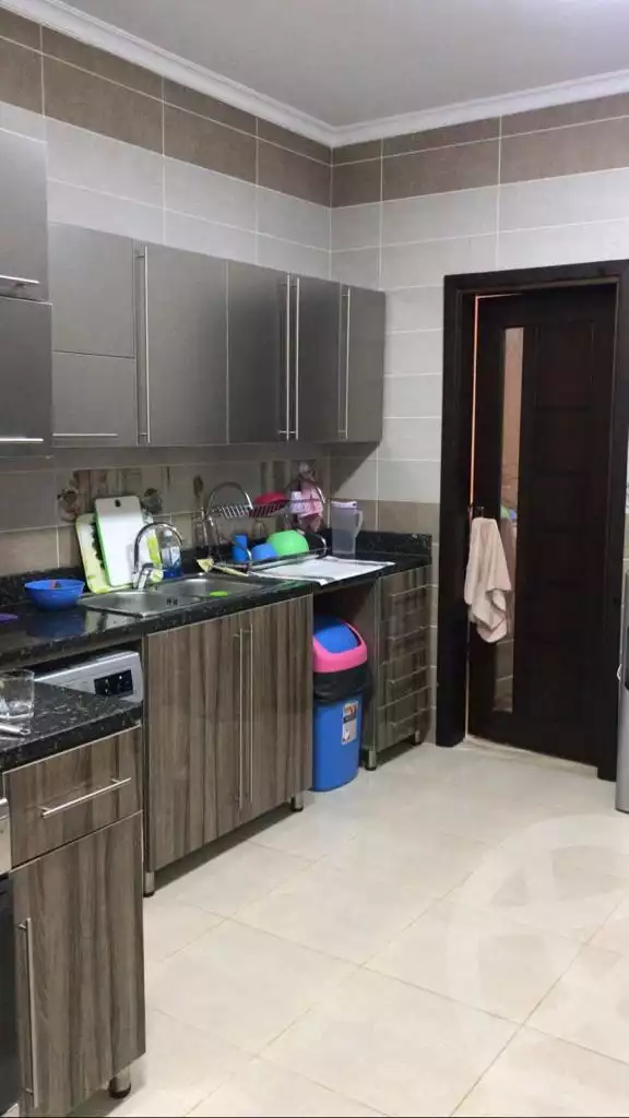 https://aqarmap.com.eg/en/listing/6313999-for-sale-cairo-el-sheikh-zayed-city-compounds-kmbwnd-wyst-twn-swdyk