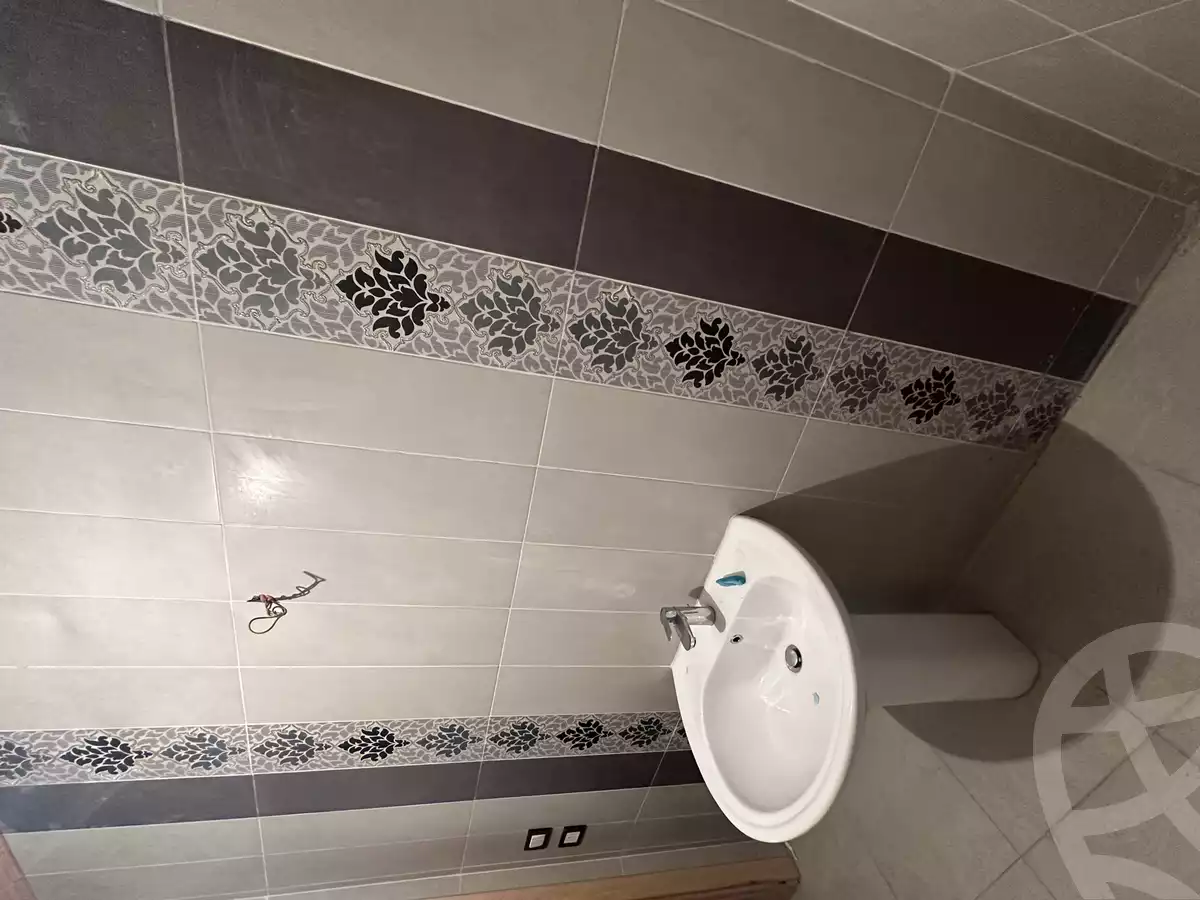 https://aqarmap.com.eg/en/listing/6261540-for-sale-cairo-new-cairo-el-kattameya-compounds-in-kattameya-baron-royal-towers