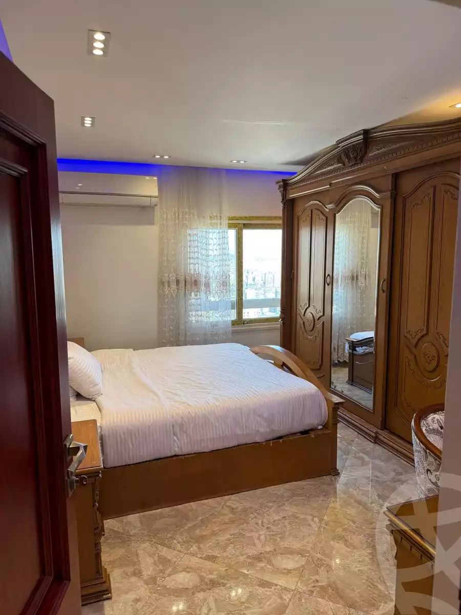 https://aqarmap.com.eg/ar/listing/6324860-for-sale-cairo-el-sheikh-zayed-city-el-hay-elsabeaa-lhy-lsb