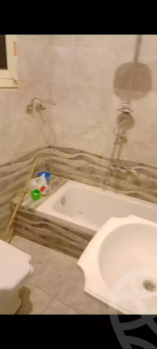 https://aqarmap.com.eg/ar/listing/6335325-for-sale-cairo-helwan-kwrnysh-hlwn