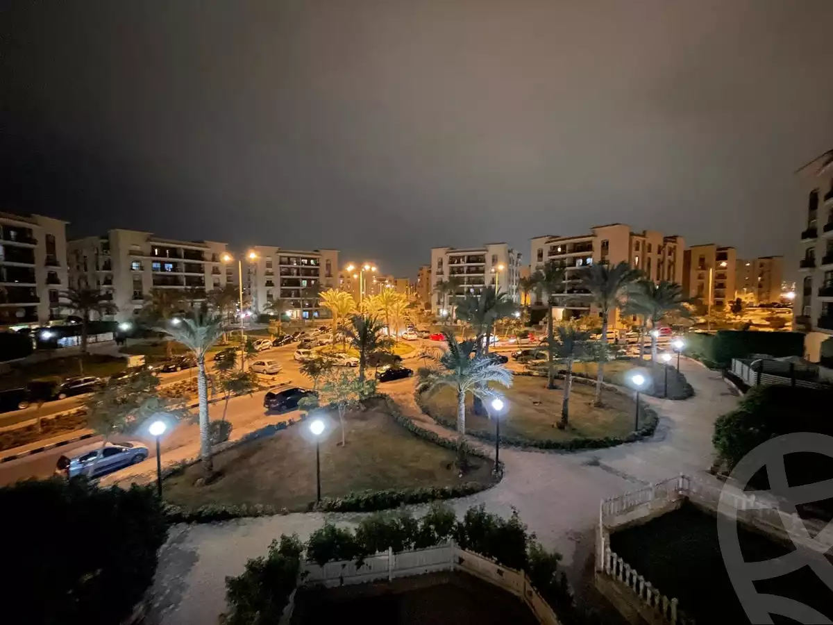 https://aqarmap.com.eg/en/listing/6338746-for-sale-cairo-new-cairo-lrhb-city-phase-4-mohammed-farid-st