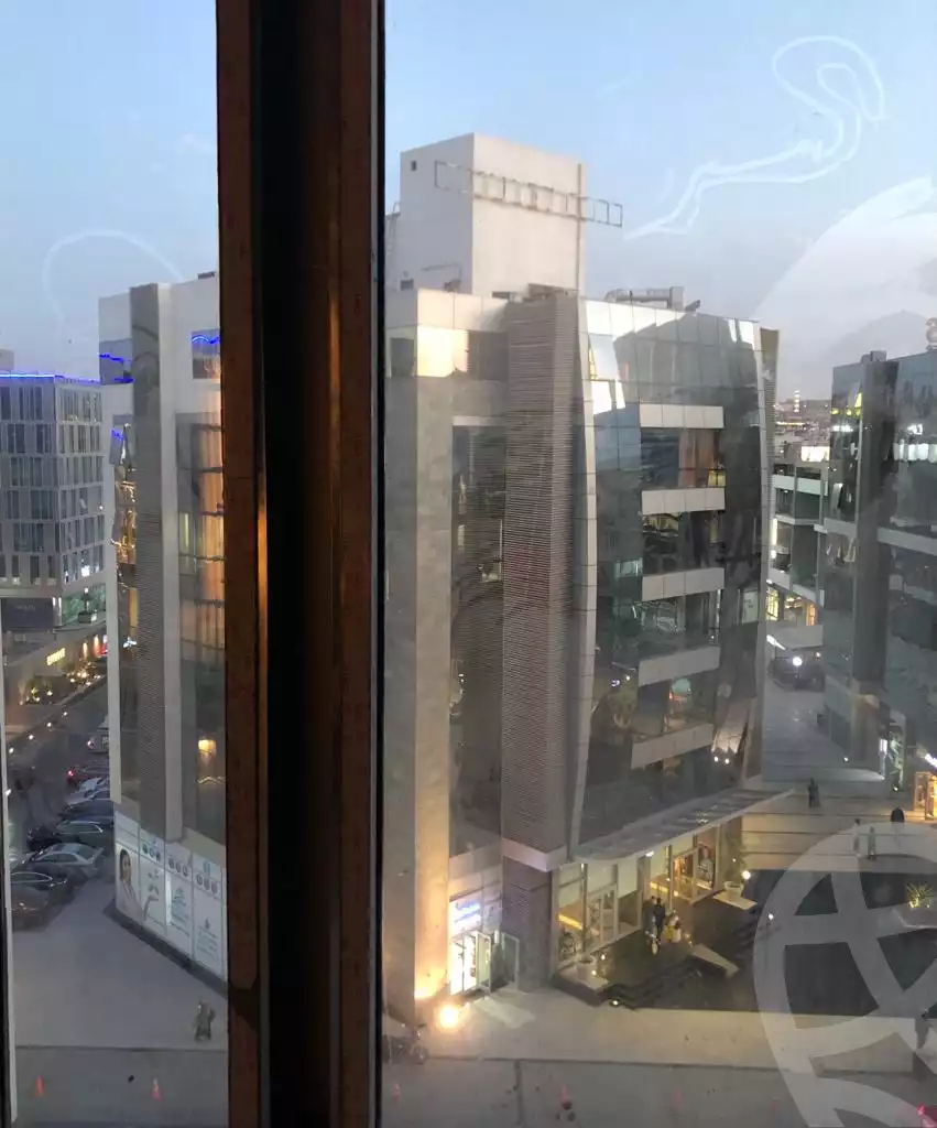https://aqarmap.com.eg/ar/listing/6338877-for-sale-cairo-el-sheikh-zayed-city-compounds-brk-stryt-mwl-sky