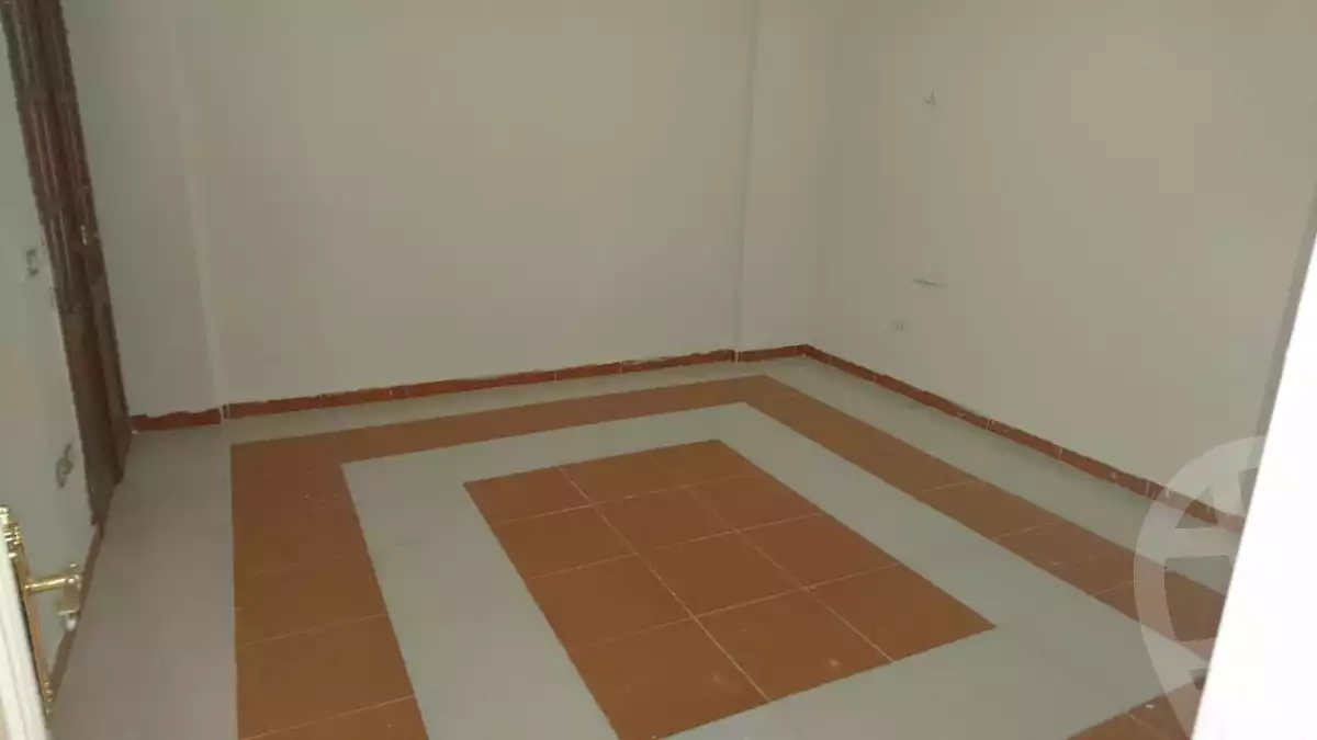 https://aqarmap.com.eg/ar/listing/6343983-for-rent-cairo-new-cairo-south-investors-mohammed-nagib-axis-st